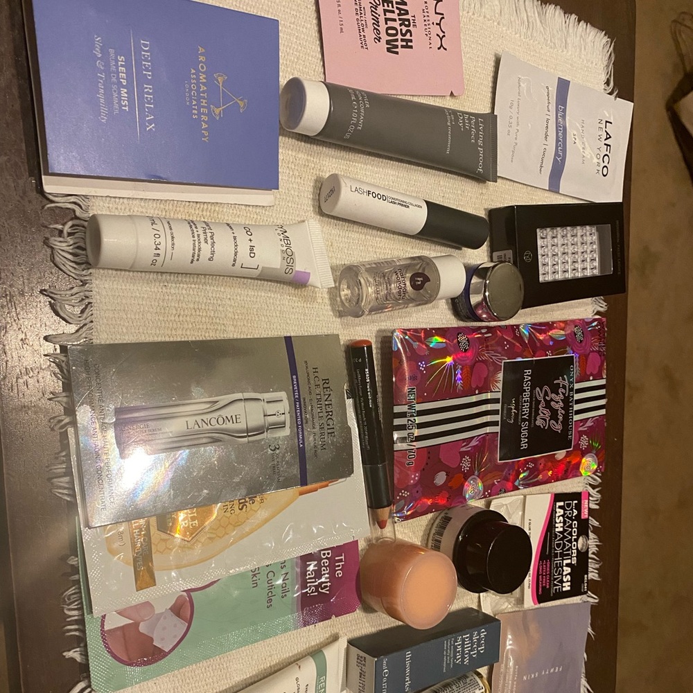 NEW 21 Piece Beauty Lot